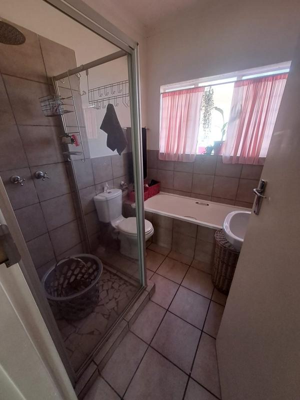 2 Bedroom Property for Sale in Vaalpark Free State